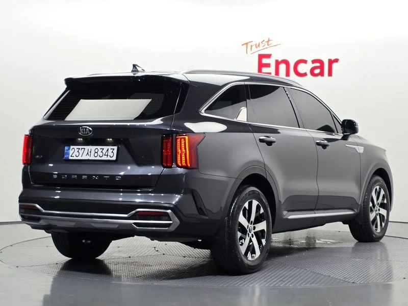 Kia Sorento Diesel 2.2 4WD| DIST| КАМЕРА| МЪРТВА ТОЧКА| ОБДУХ, снимка 2 - Автомобили и джипове - 55736738