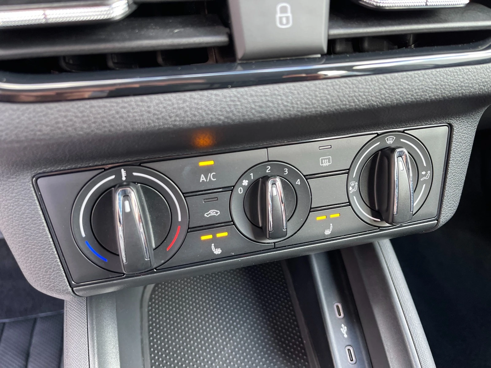 Skoda Kamiq ����-������� 12���.��. �����������! | Mobile.bg � ����������� 15