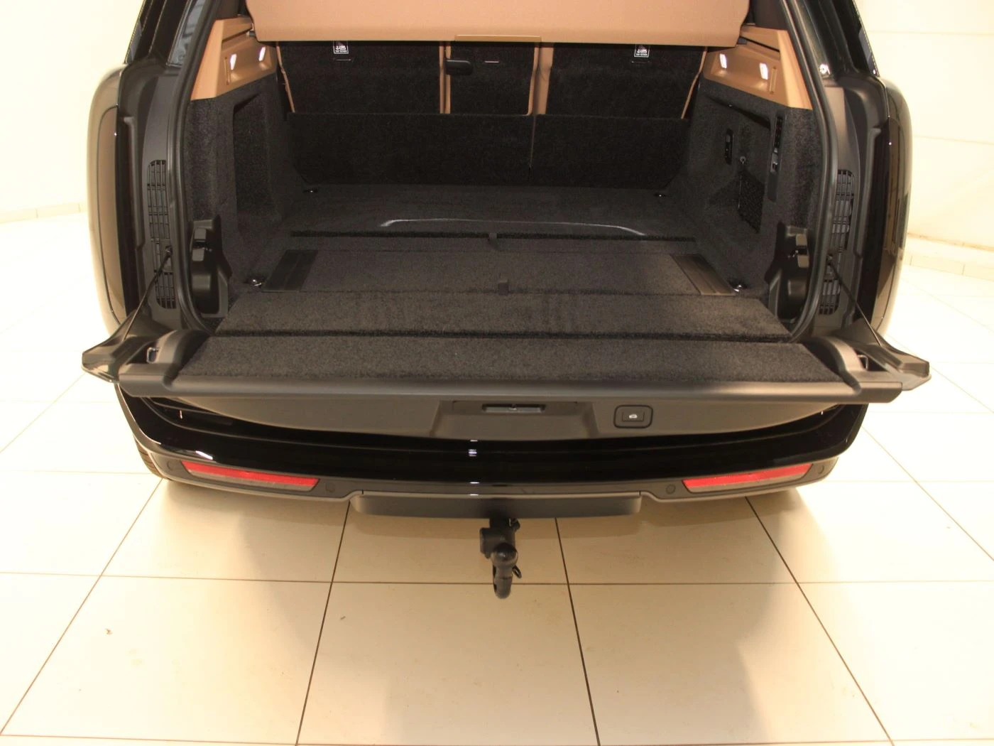 Land Rover Range rover P550e Autobiography - изображение 9