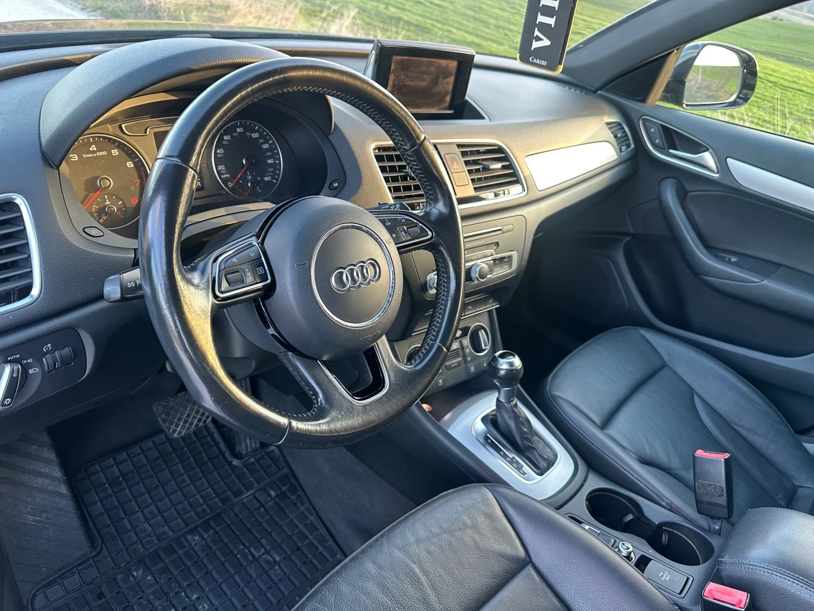 Audi Q3 2.0T Quattro , снимка 8 - Автомобили и джипове - 53893903