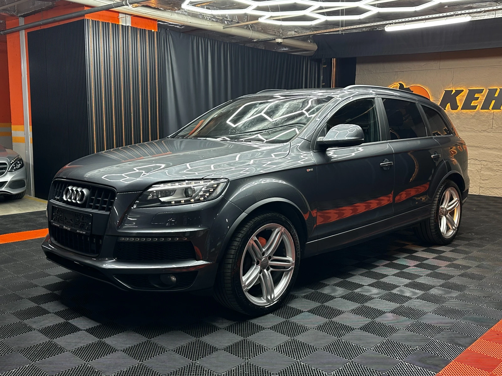 Audi Q7 4.2 V8 TDI S-line/ГАРАНЦИЯ, снимка 3 - Автомобили и джипове - 54966207