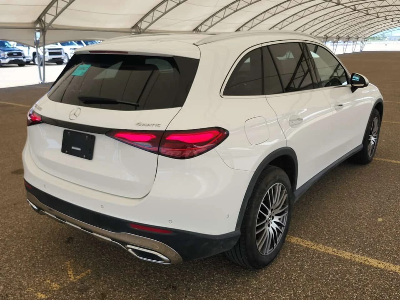 Mercedes-Benz GLC 300  * CARFAX * БЕЗ ПЪРВОНАЧАЛНА ВНОСКА, снимка 3 - Автомобили и джипове - 55402958