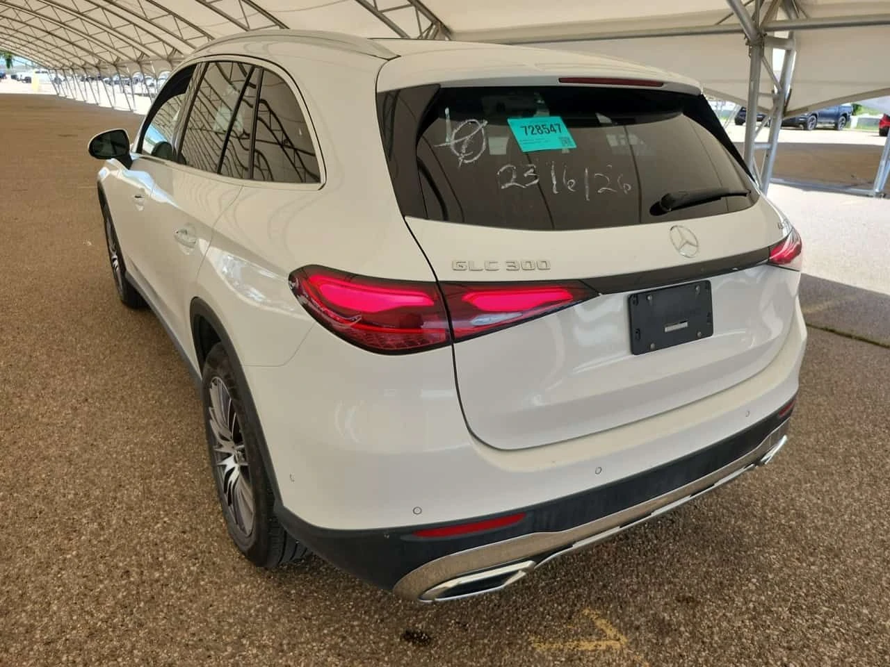 Mercedes-Benz GLC 300  * CARFAX * БЕЗ ПЪРВОНАЧАЛНА ВНОСКА, снимка 4 - Автомобили и джипове - 55402958