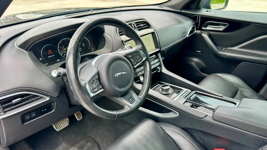 Jaguar F-PACE R-SPORT | P250 | PANO | DIGITAL | MERIDIAN, снимка 11 - Автомобили и джипове - 55444175