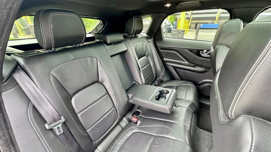 Jaguar F-PACE R-SPORT | P250 | PANO | DIGITAL | MERIDIAN, снимка 7 - Автомобили и джипове - 55444175