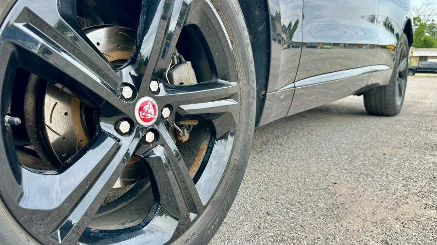 Jaguar F-PACE R-SPORT | P250 | PANO | DIGITAL | MERIDIAN, снимка 3 - Автомобили и джипове - 55444175