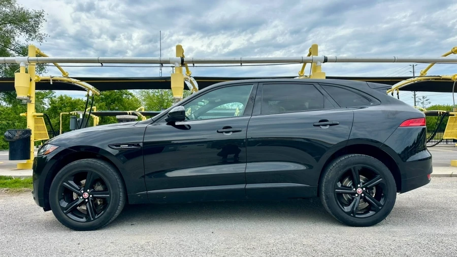 Jaguar F-PACE R-SPORT | P250 | PANO | DIGITAL | MERIDIAN, снимка 2 - Автомобили и джипове - 55444175