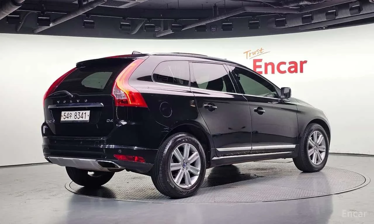 Volvo XC60 * D4 * ЦЕНА ДО БГ, снимка 2 - Автомобили и джипове - 55627213