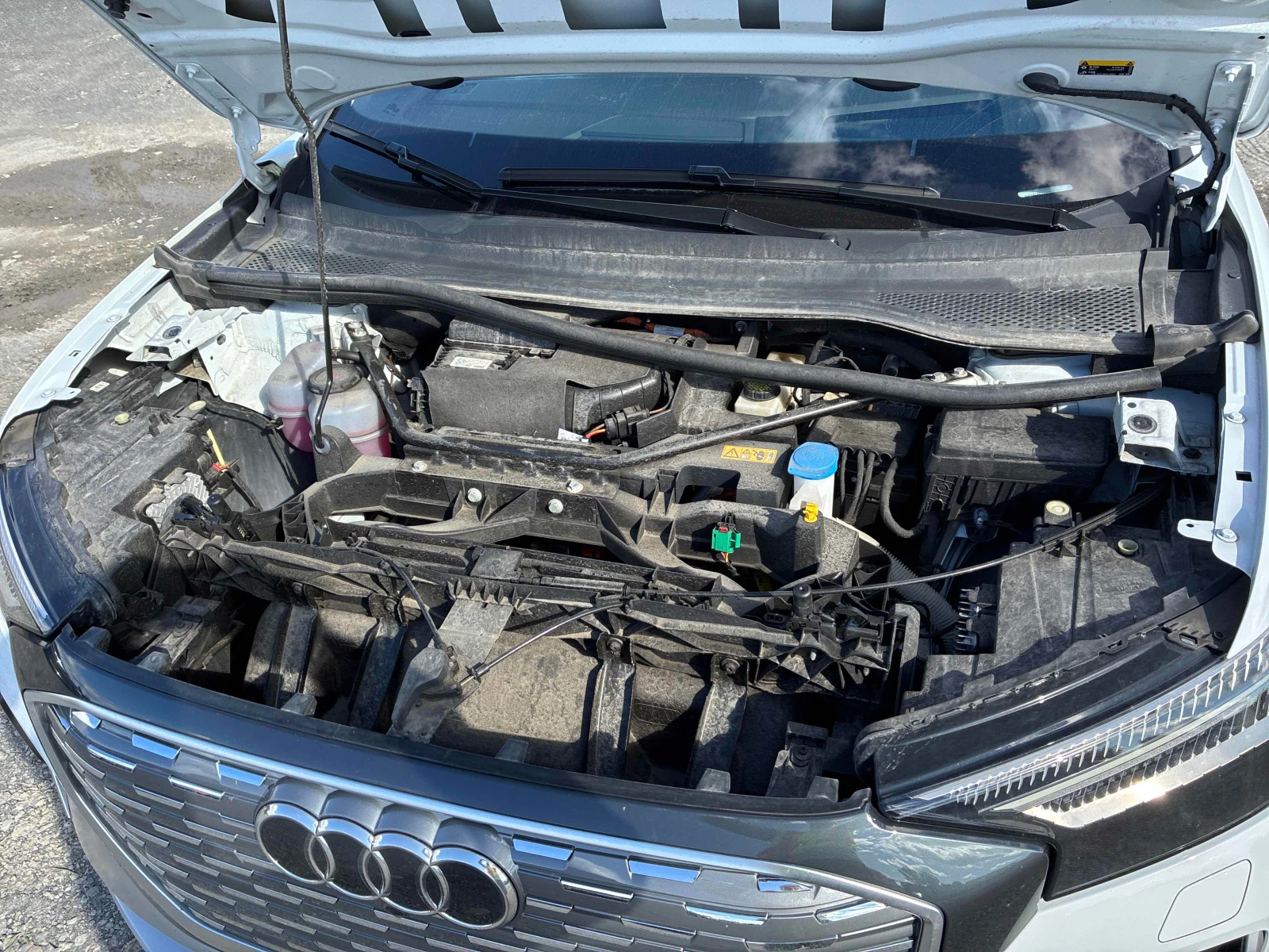 Audi Q4 50 QUATTRO SPORTBACK, снимка 17 - Автомобили и джипове - 56148819