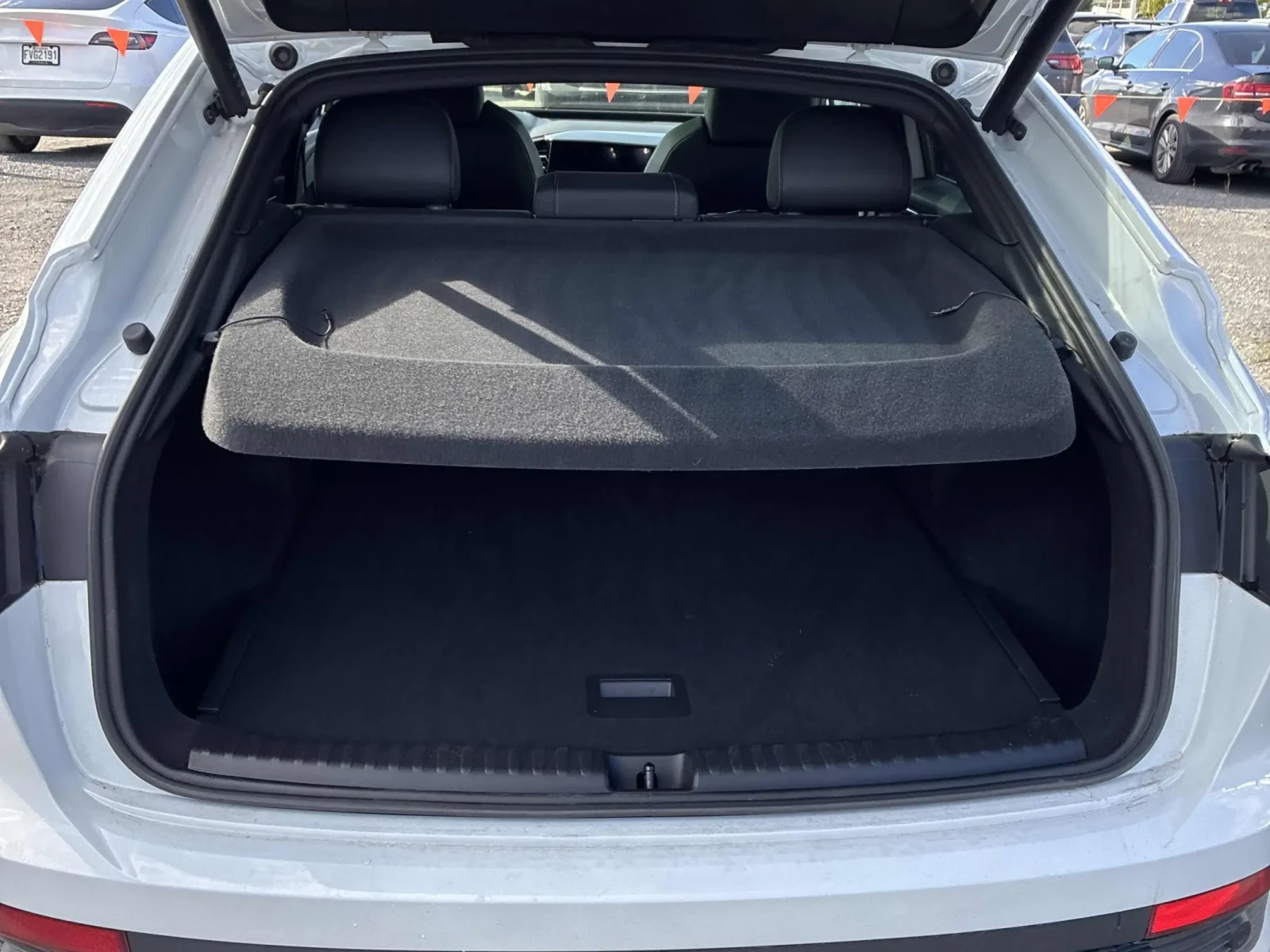 Audi Q4 50 QUATTRO SPORTBACK, снимка 8 - Автомобили и джипове - 56148819
