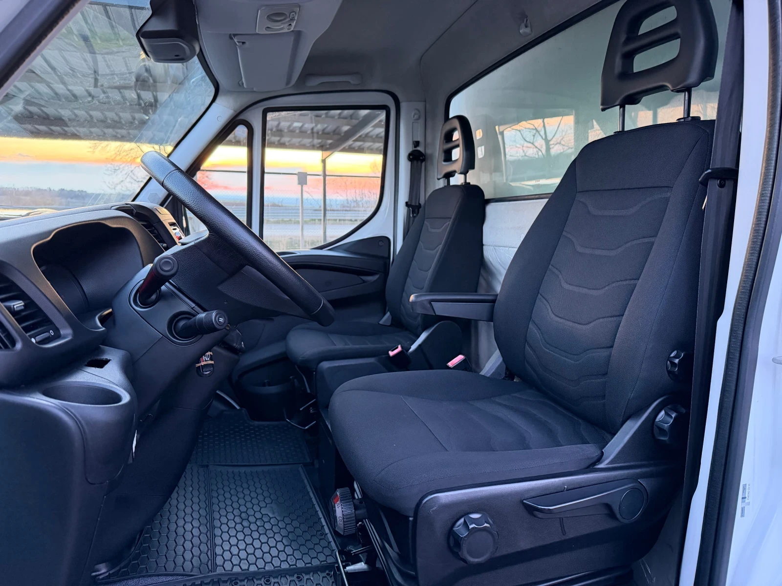 Iveco 35s15 35-150/Daily/Хладилен/Темпомат, снимка 10 - Бусове и автобуси - 53464340