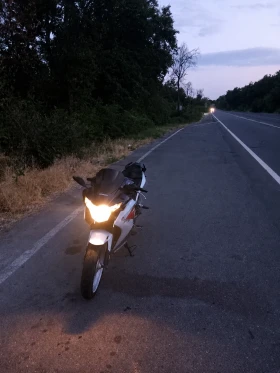 Honda Cbr 250r, снимка 1