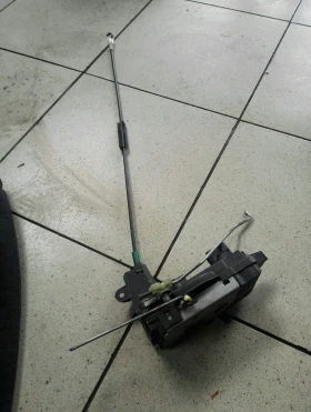 Брава врата предна лява Опел Астра Н