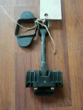 Панта ограничителна задна дясна Бмв Е90