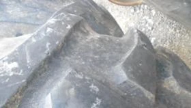 Гуми, снимка 4