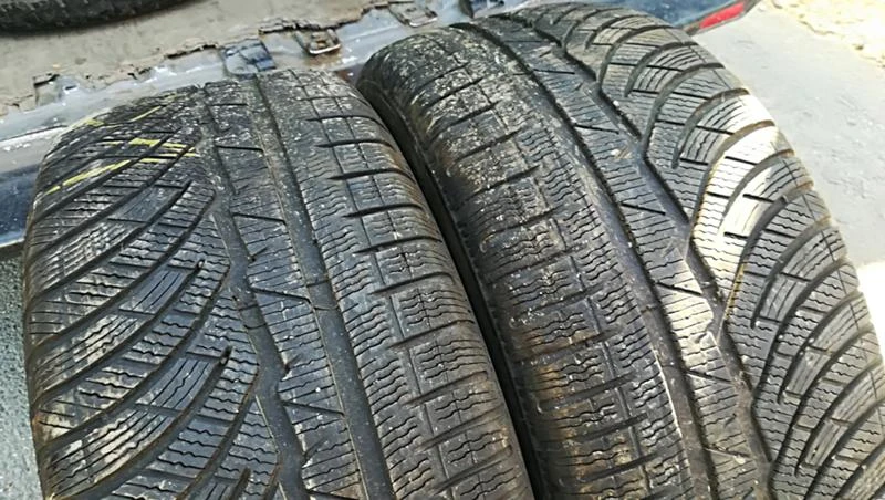 Гуми Зимни 245/45R18, снимка 2 - Гуми и джанти - 25600219