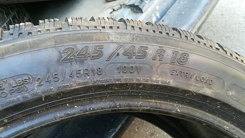 Гуми Зимни 245/45R18, снимка 7 - Гуми и джанти - 25600219