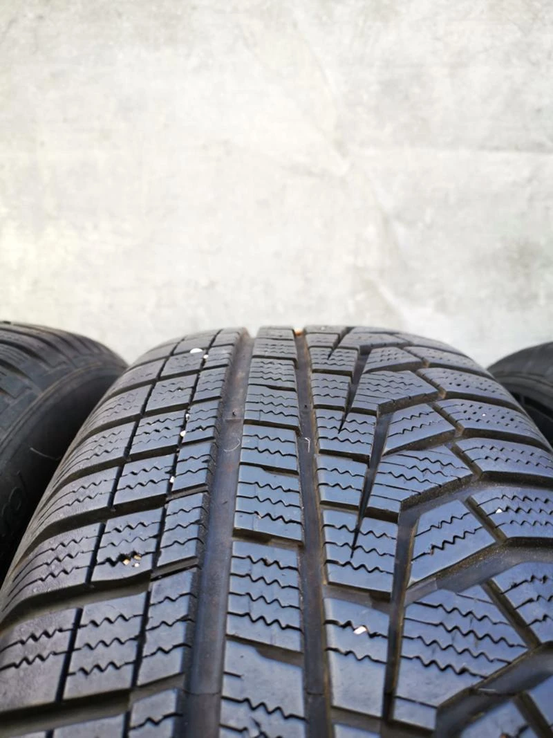 Гуми Зимни 215/60R17, снимка 7 - Гуми и джанти - 26825166