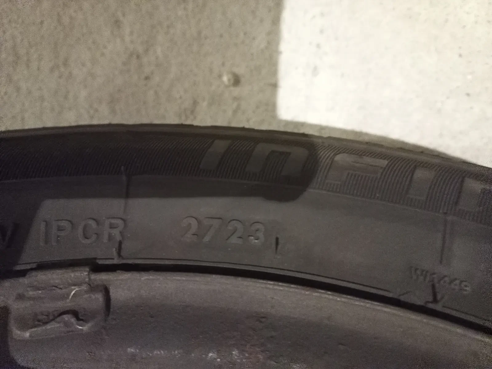    205/55R16  VW Passat | Mobile.bg   4