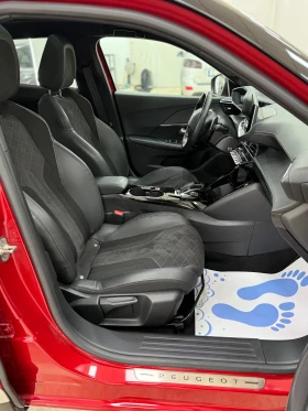 Peugeot 2008 1.2 GT Line/155к.с/PANORAMA/360/ЛИЗИНГ/, снимка 11