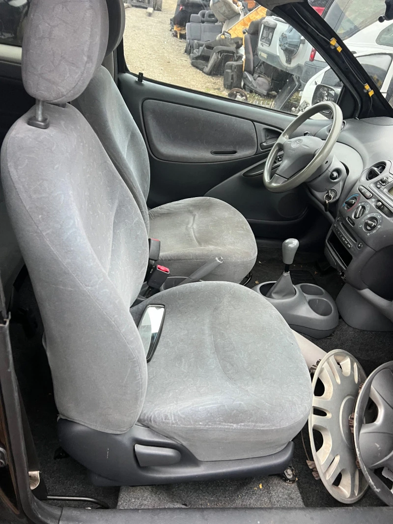 Toyota Yaris 1.0vvti, снимка 6 - Автомобили и джипове - 38911540