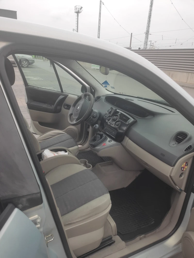 Renault Scenic, снимка 3 - Автомобили и джипове - 47239695