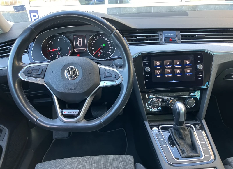 VW Passat Business 2.0TDI, SCR 4Motion DSG, снимка 8 - Автомобили и джипове - 47630878