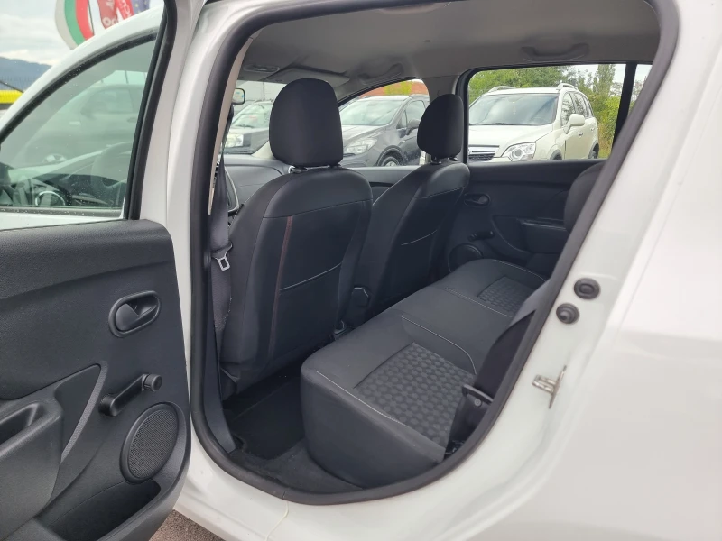 Dacia Sandero 1.5DCI, снимка 11 - Автомобили и джипове - 50345579