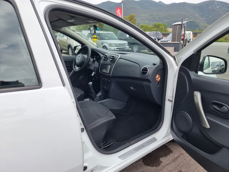 Dacia Sandero 1.5DCI, снимка 15 - Автомобили и джипове - 50345579