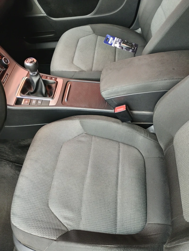 VW Passat, снимка 11 - Автомобили и джипове - 51567637