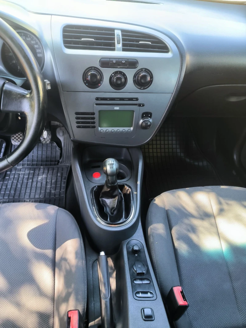 Seat Leon 1, 6i , снимка 8 - Автомобили и джипове - 52438139