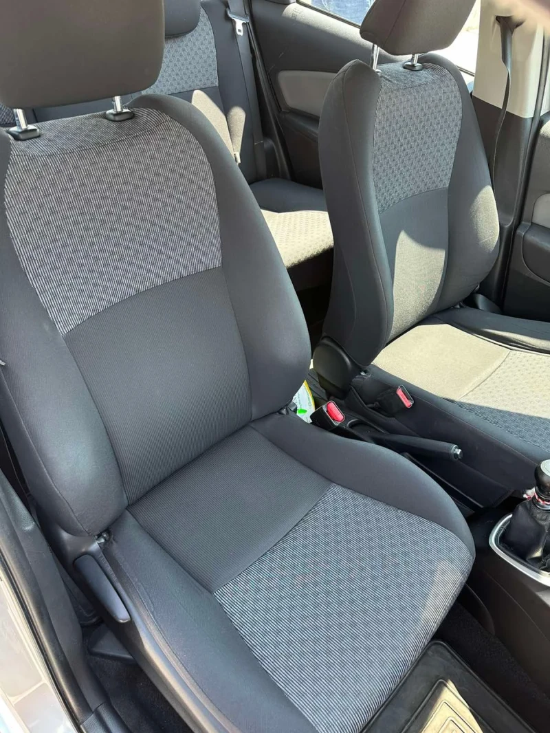 Toyota Yaris 1.33 i, снимка 7 - Автомобили и джипове - 52501418