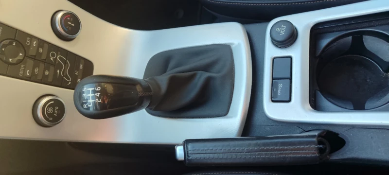 Volvo V50, снимка 11 - Автомобили и джипове - 52271745