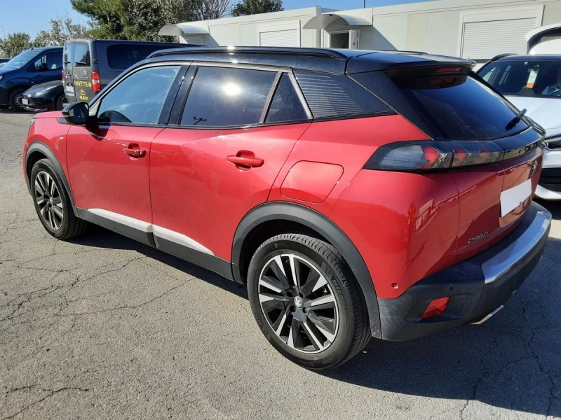 Peugeot 2008 1.2 GT Line/155к.с/ОБСЛУЖЕН/PANORAMA/360/ЛИЗИНГ/, снимка 7 - Автомобили и джипове - 52697775