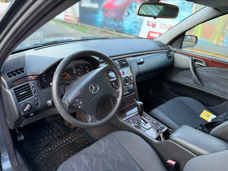 Mercedes-Benz E 220  PILATO, снимка 6 - Автомобили и джипове - 52973351