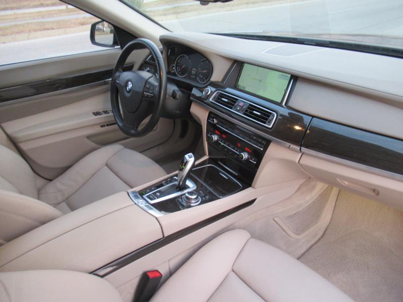 BMW 730 d X-Drive Facelift , снимка 9 - Автомобили и джипове - 26409274