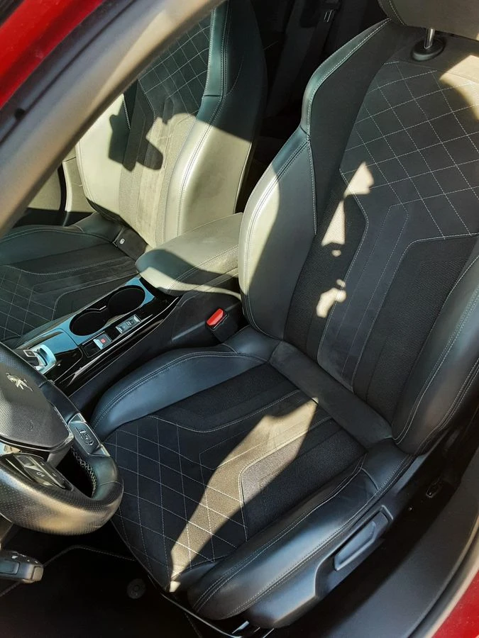 Peugeot 2008 1.2 GT Line/155к.с/ОБСЛУЖЕН/PANORAMA/360/ЛИЗИНГ/, снимка 10 - Автомобили и джипове - 52697775