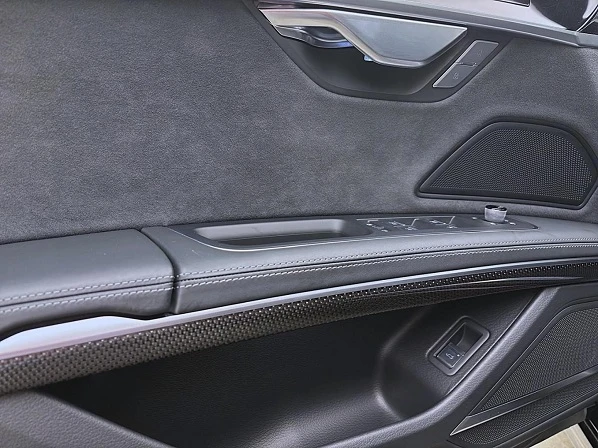 Audi S8 Quattro = Black Optic Plus = Гаранция, снимка 7 - Автомобили и джипове - 52739945