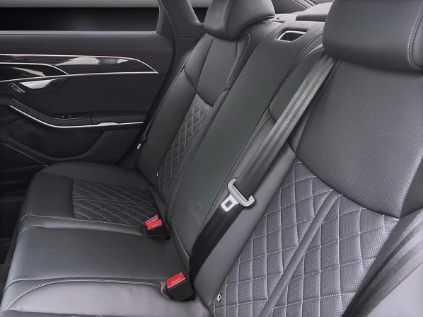 Audi S8 Quattro = Black Optic Plus = Гаранция, снимка 11 - Автомобили и джипове - 52739945