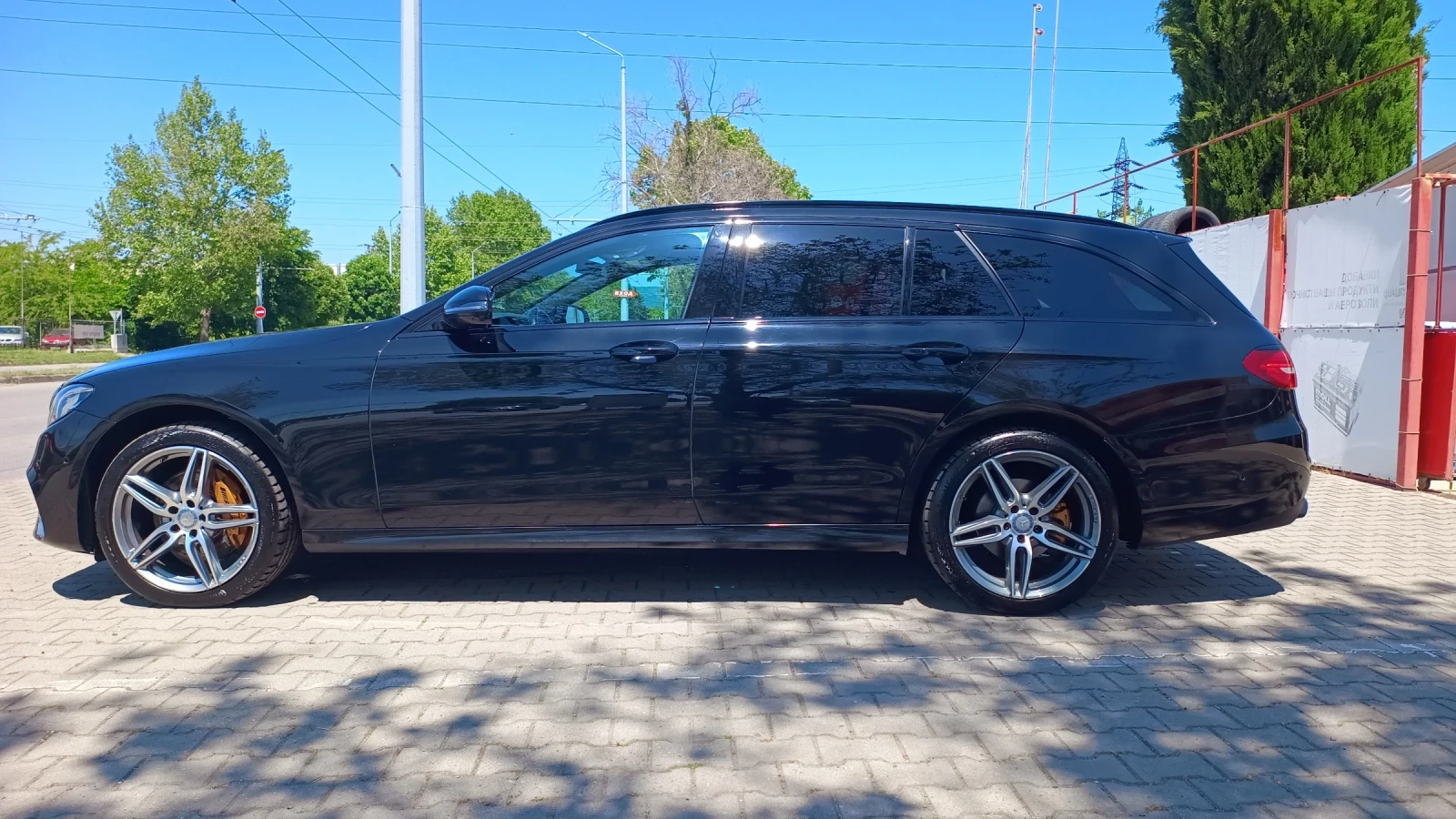 Mercedes-Benz E 220 Premium Plus - изображение 3
