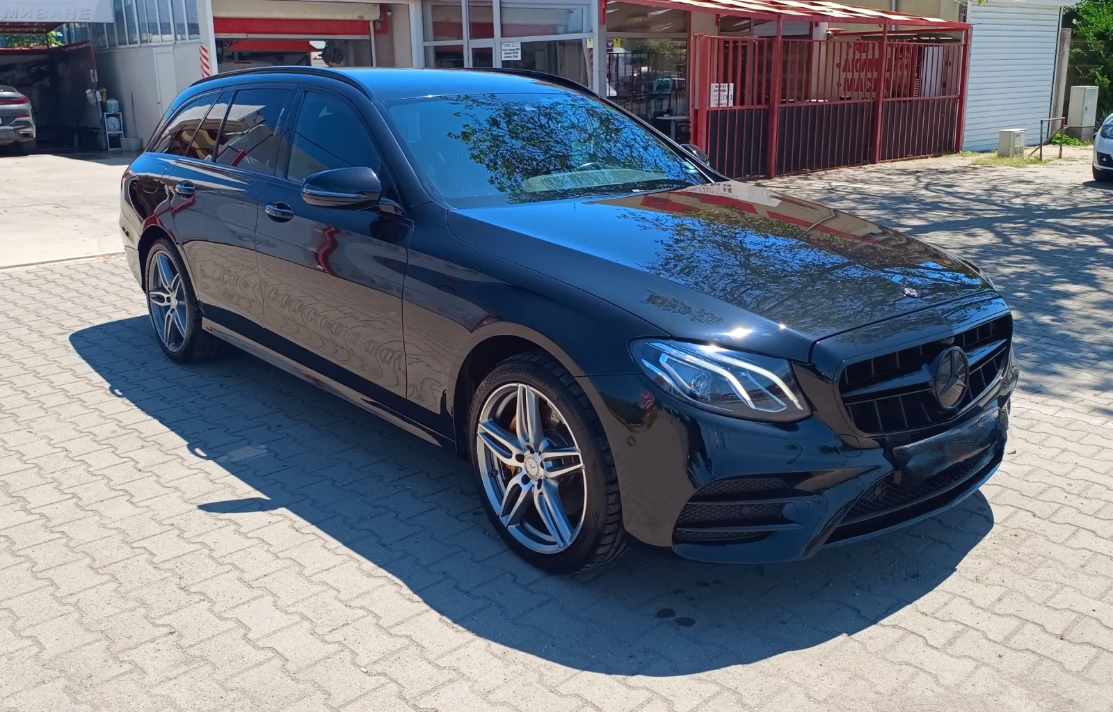 Mercedes-Benz E 220 Premium Plus - изображение 9