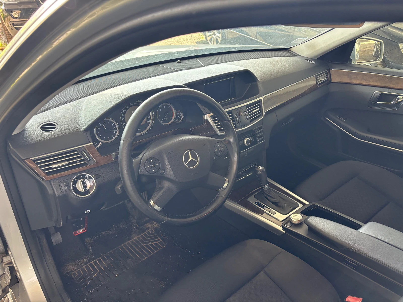 Mercedes-Benz E 220 200Cdi лизинг през Уникредит по 220 лв - изображение 5