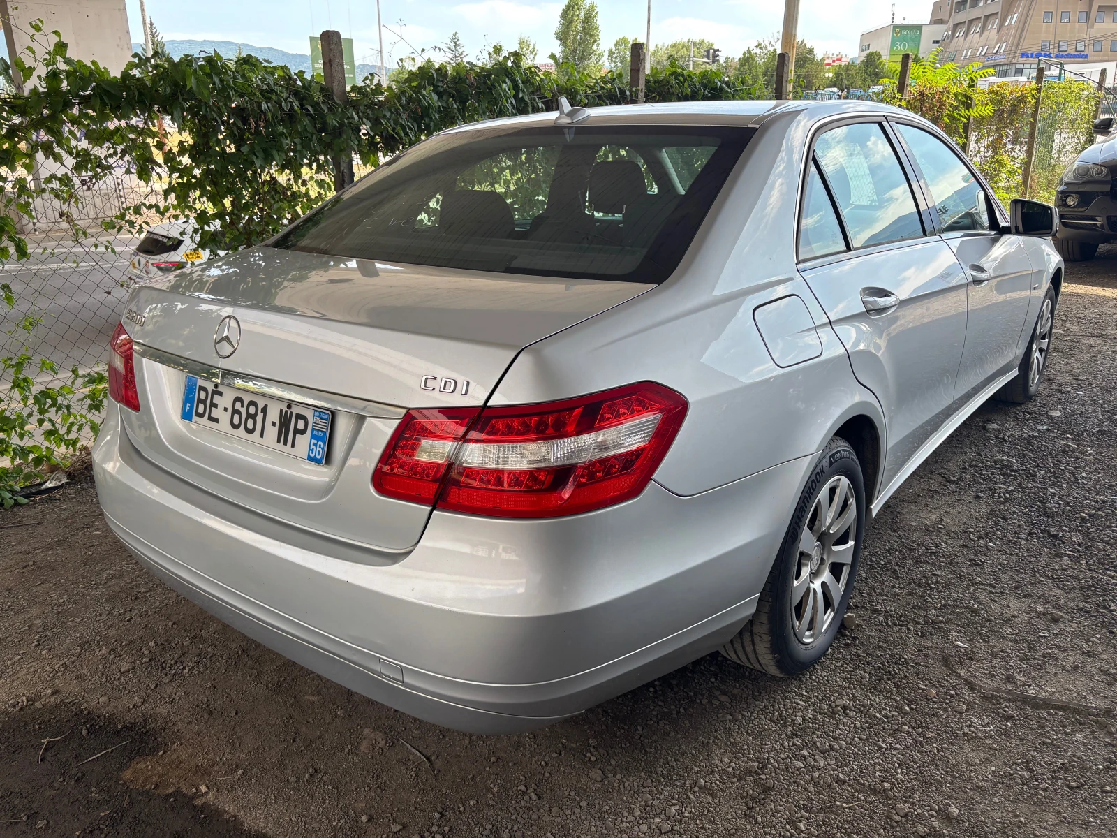 Mercedes-Benz E 220 200Cdi лизинг през Уникредит по 220 лв - изображение 3