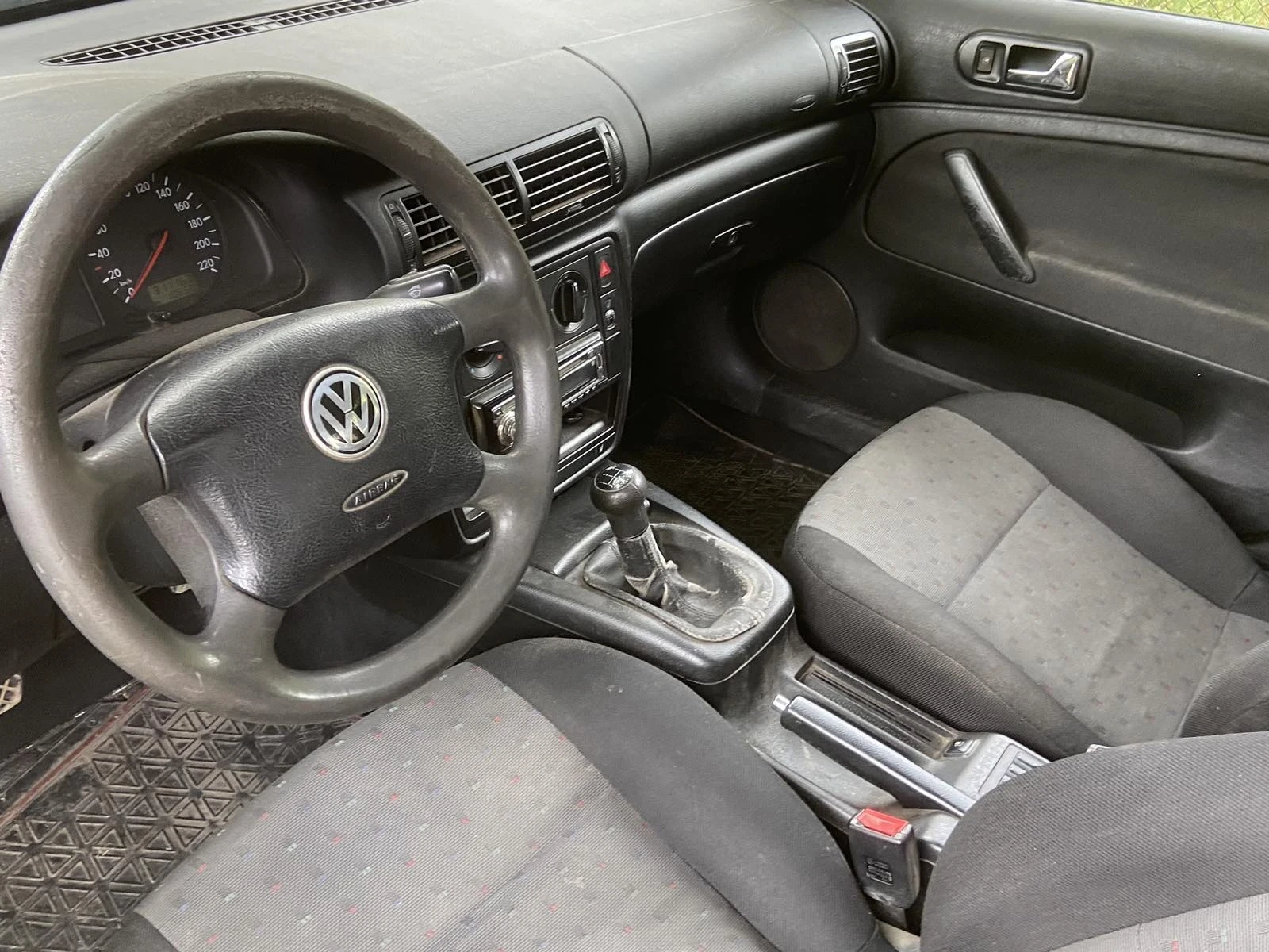 VW Passat  - изображение 5