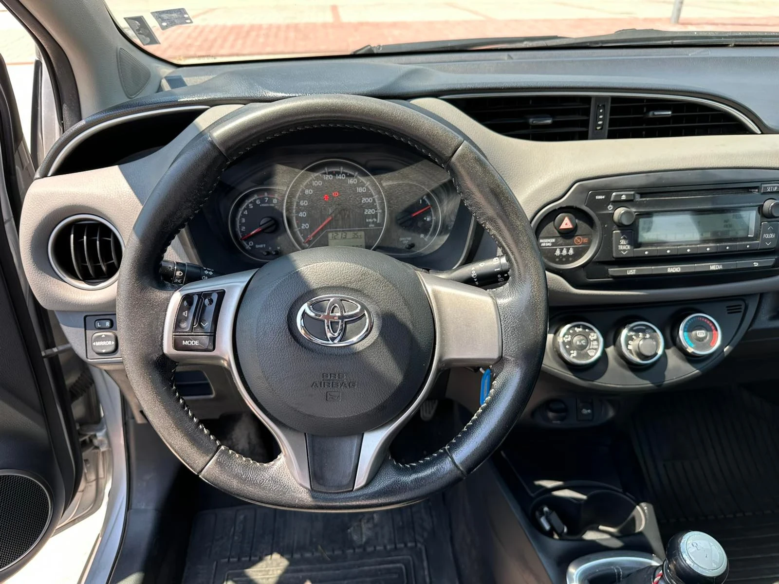 Toyota Yaris 1.33 i - изображение 4