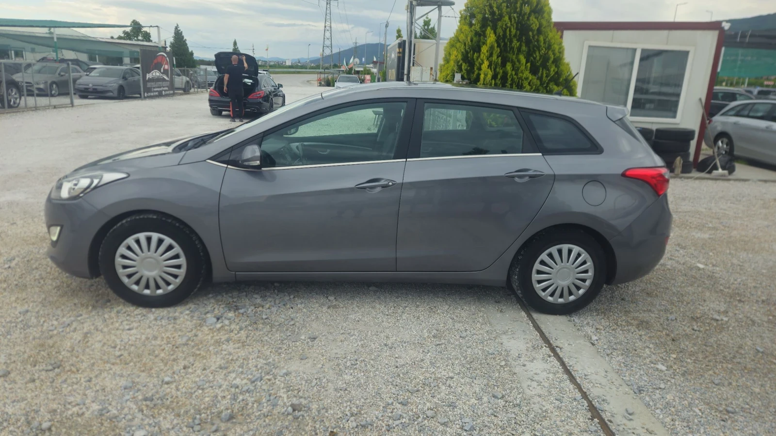 Hyundai I30 1.6.Бензин ТОП състояние, снимка 8 - Автомобили и джипове - 54610058