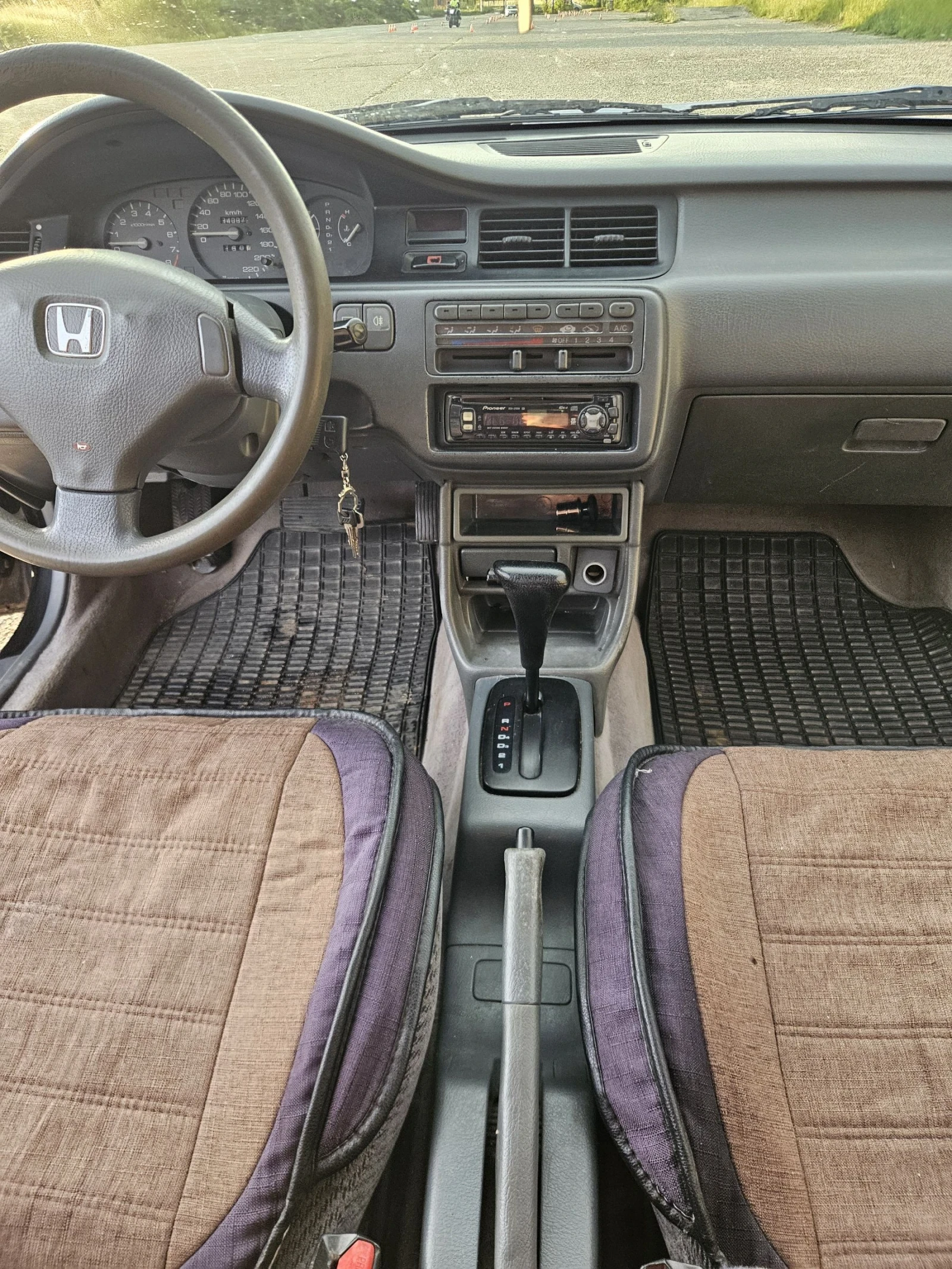 Honda Civic 1.6, снимка 10 - Автомобили и джипове - 54635344