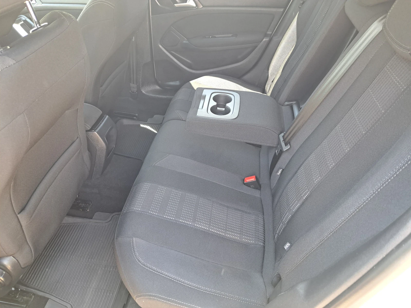 Peugeot 308 1.6HDI SW Navi , снимка 15 - Автомобили и джипове - 54681923