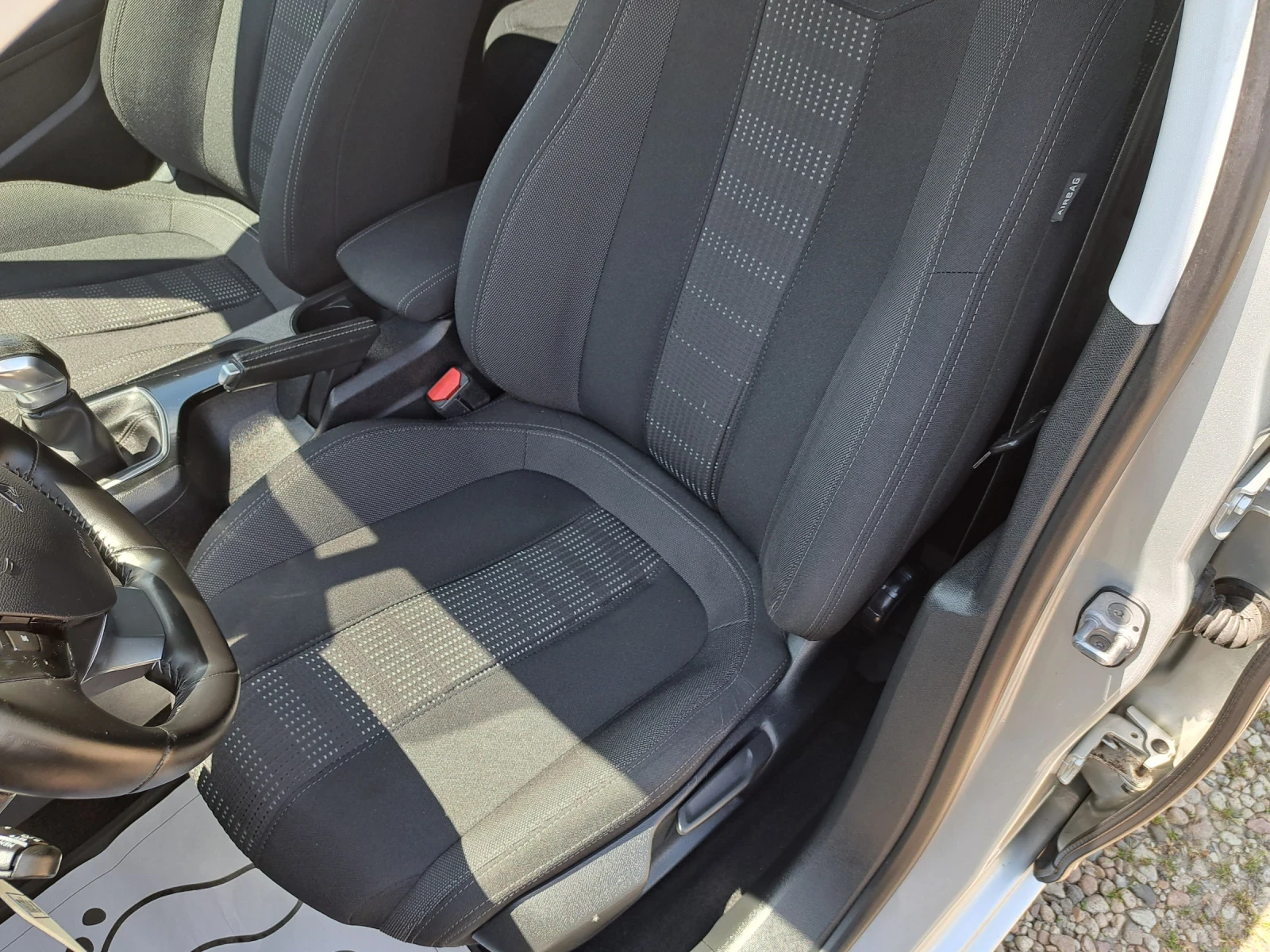 Peugeot 308 1.6HDI SW Navi , снимка 9 - Автомобили и джипове - 54681923