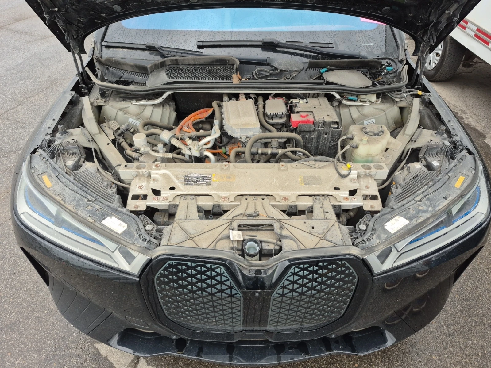 BMW iX | Кожа | Навигация | Камера | Blind Spot, снимка 14 - Автомобили и джипове - 54736198
